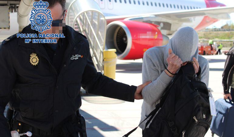 El condenado fue localizado en Ámsterdam y ahora ha sido trasladado a España