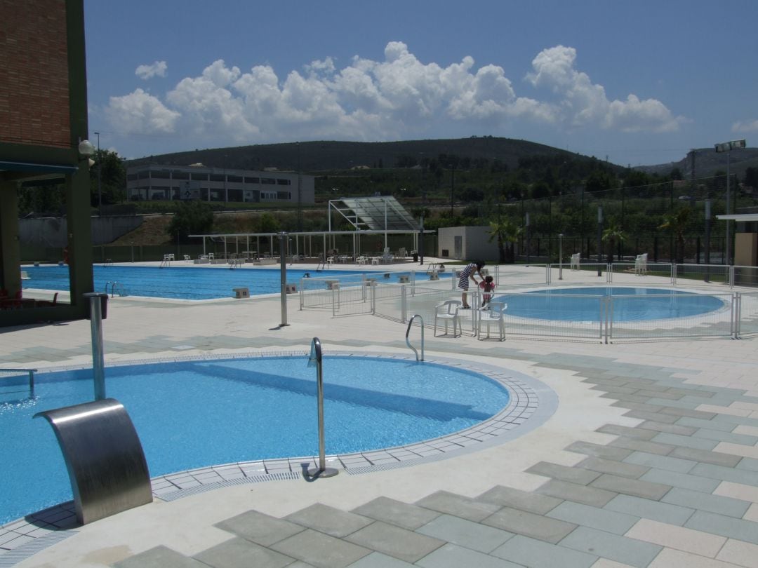 Imatge d&#039;arxiu de la zona de piscina d&#039;Ontinyent