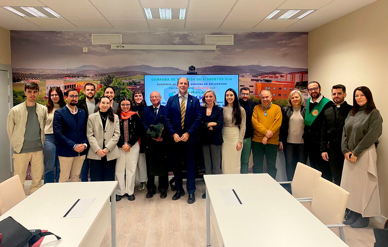 Presentación de la campaña de recogida de alimentos en la UJA.