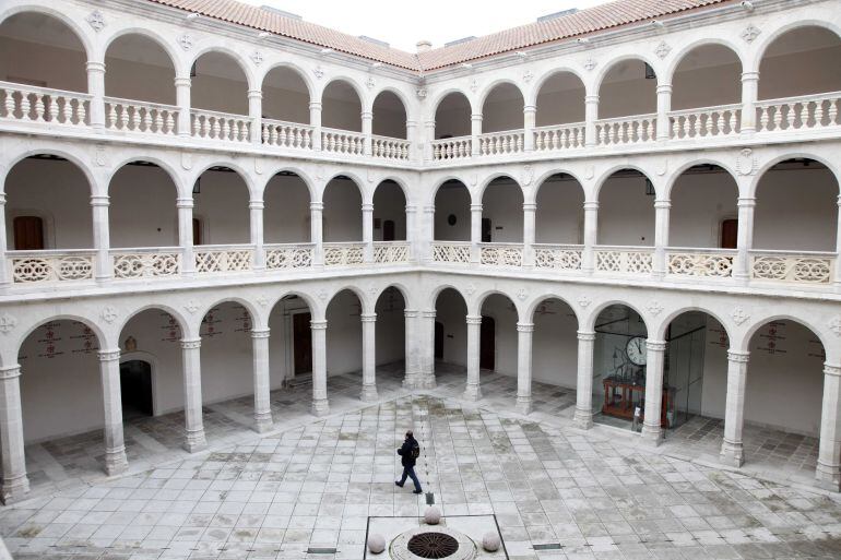 Patio del Palacio de Santa Cruz