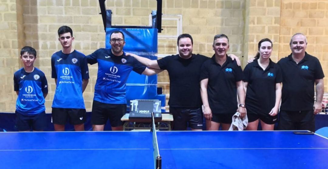Fernando Izquierdo, Juan Carlos González y Manuel Coro, antes de comenzar el partido contra el Bahía de Cádiz