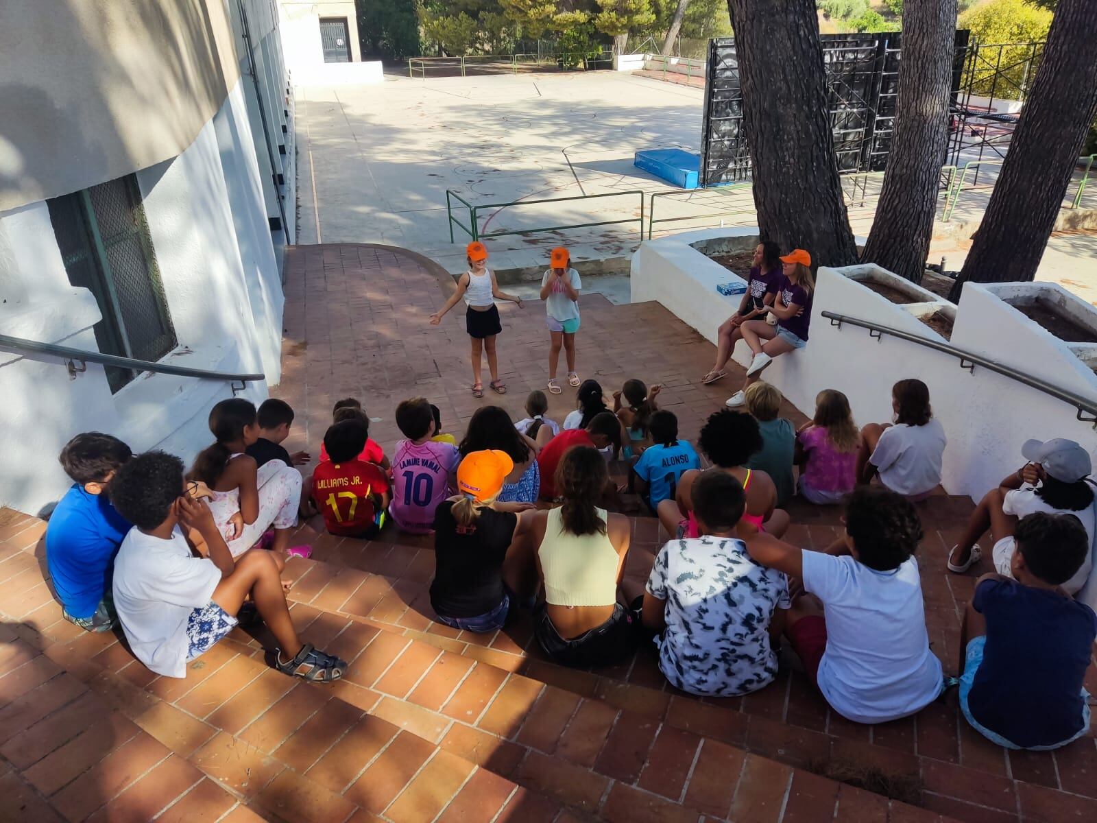 Imagen de una de las actividades realizadas en la piscina municipal José Trenzano Alós