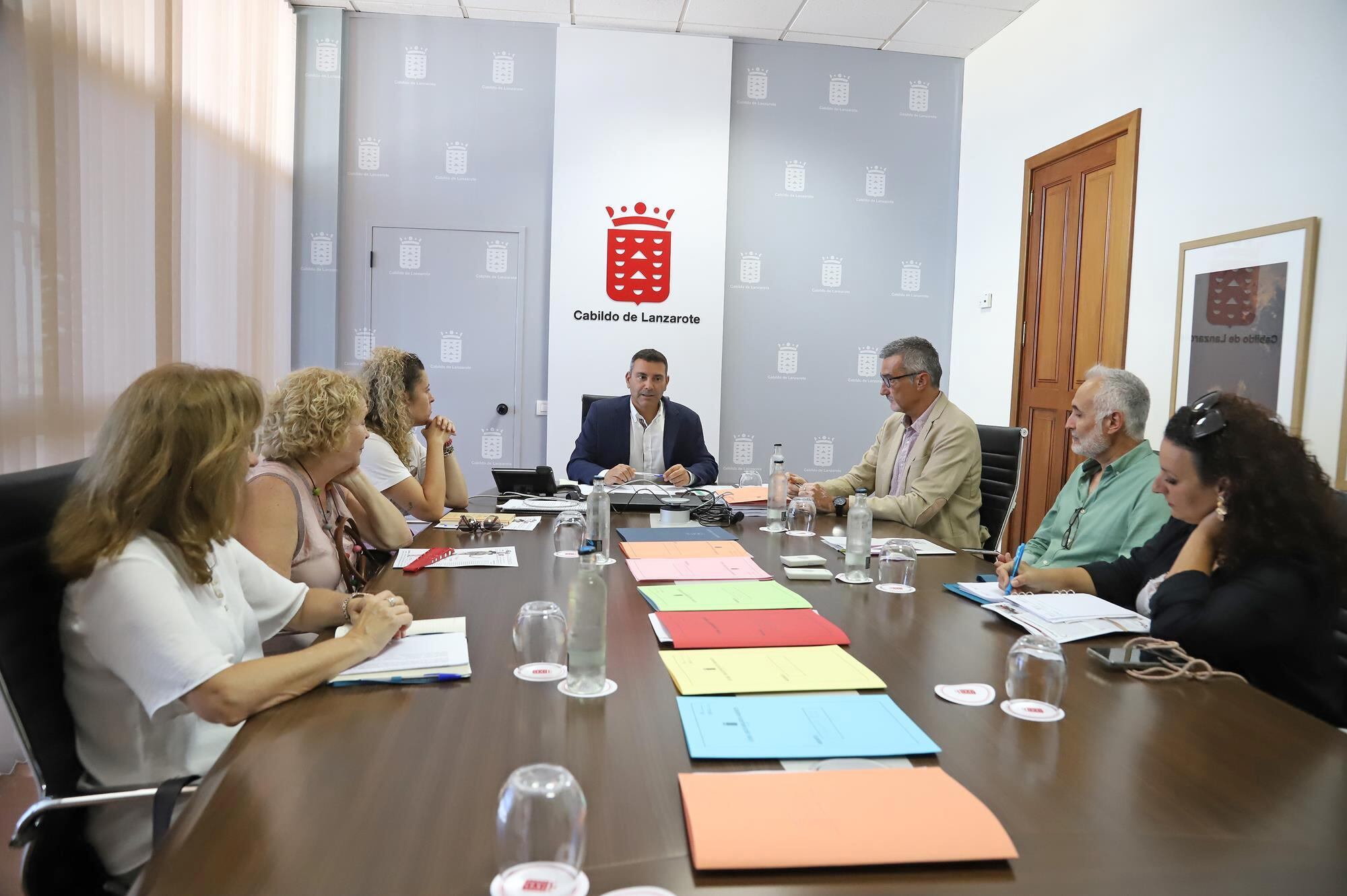 Reunión del Cabildo de Lanzarote con ADISLAN, AFA y El Cribo.