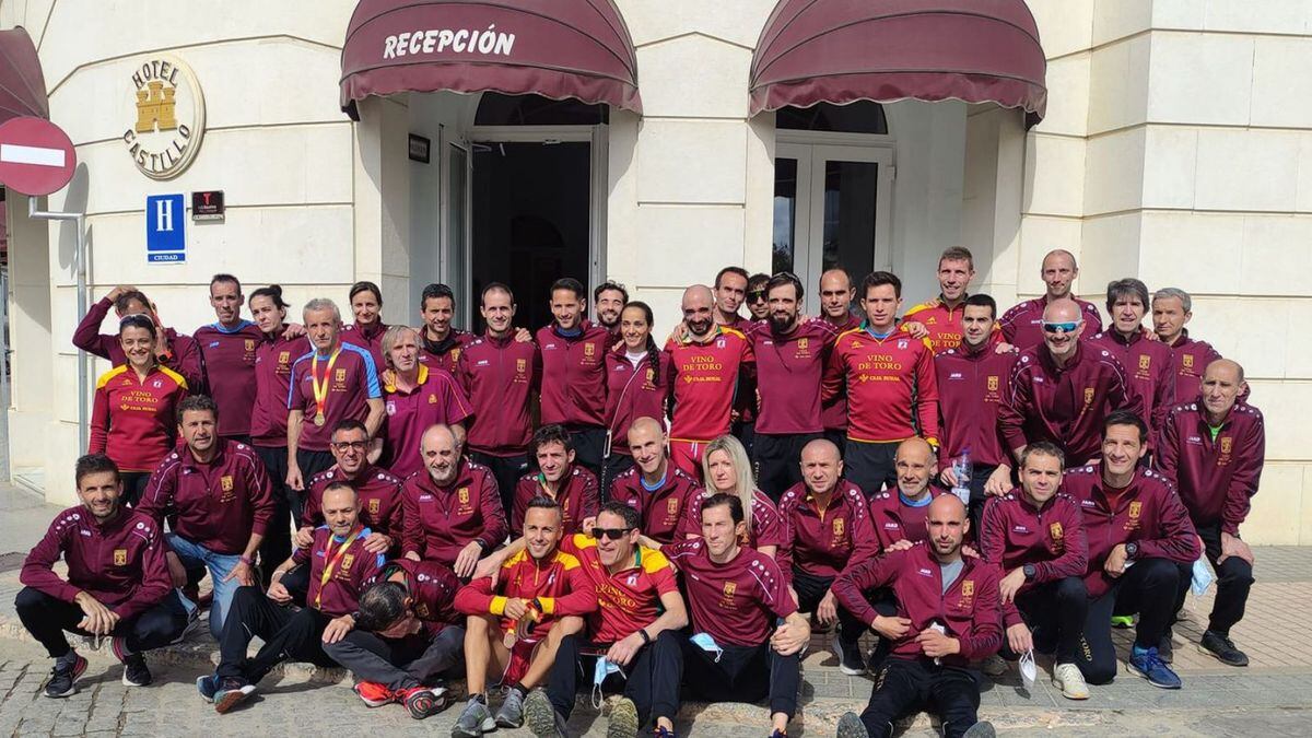 La expedición del Vino de Toro con los integrantes arandinos