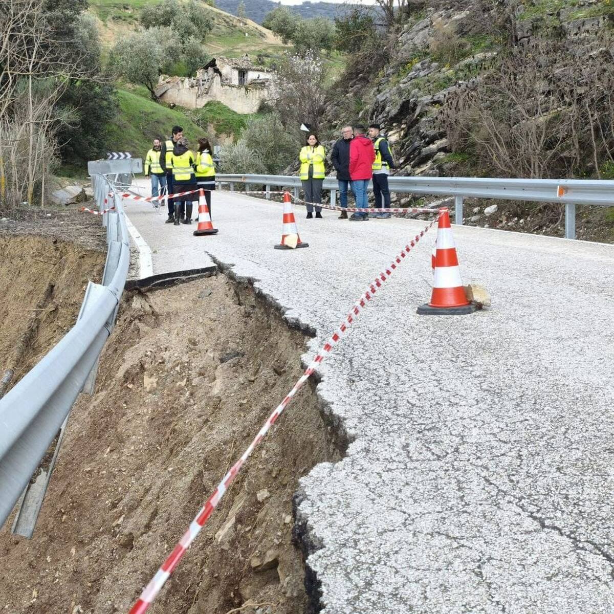 Cinco carreteras de la red autonómica continúan cortadas en Córdoba