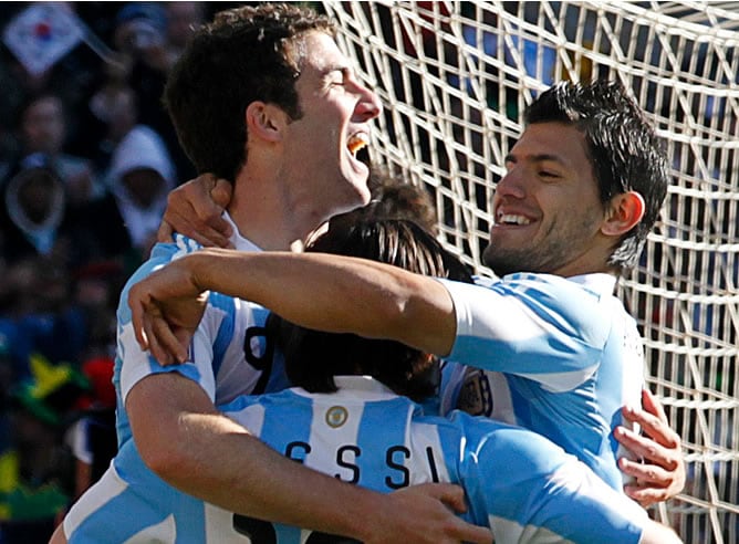 Agüero, Messi e Higuaín celebran un gol de la &#039;albiceleste&#039;