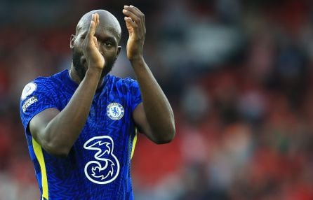 Lukaku aplaude en el partido frente al Liverpool