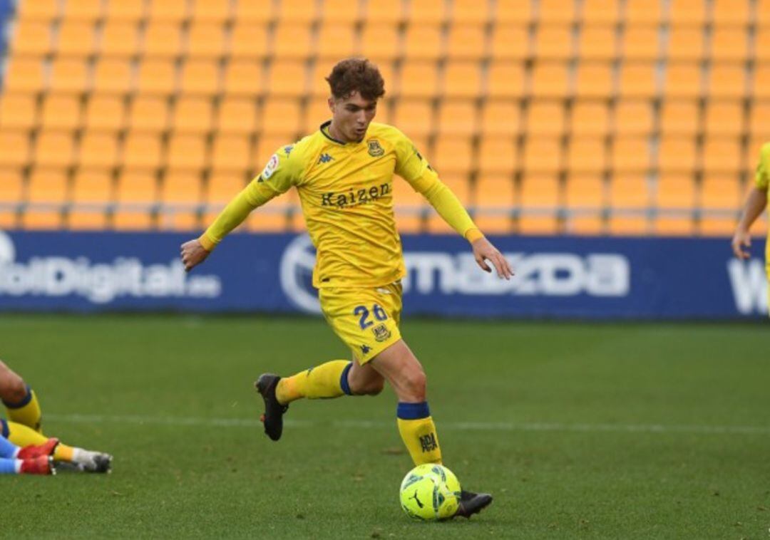 Álvaro jugó varios partidos en Segunda con el cuadro alfarero