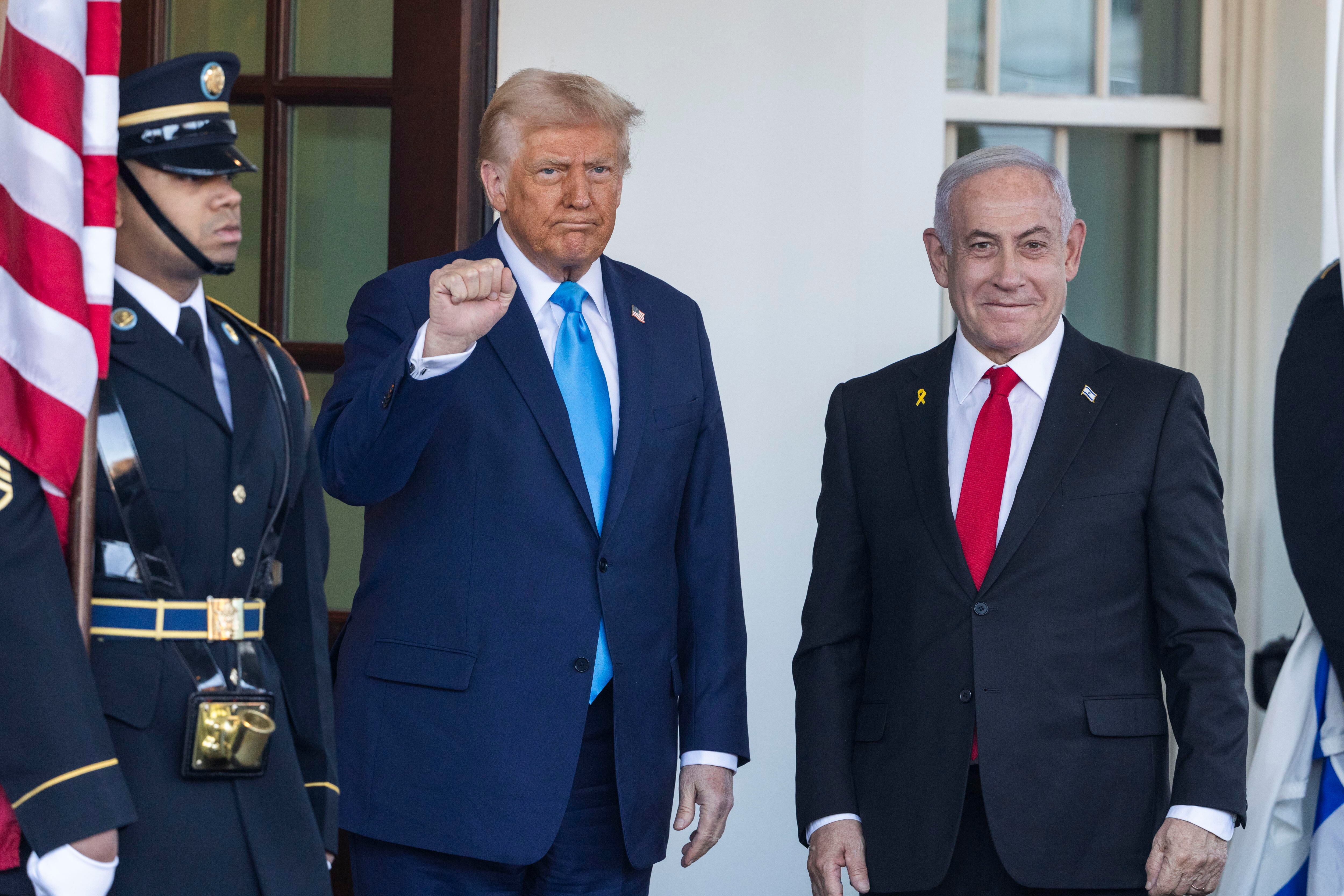 El primer ministro israelí, Benjamín Netanyahu, y el presidente de Estados Unidos, Donald Trump, durante su última reunión en Washington, en febrero de 2025. EFE/EPA/JIM LO SCALZO