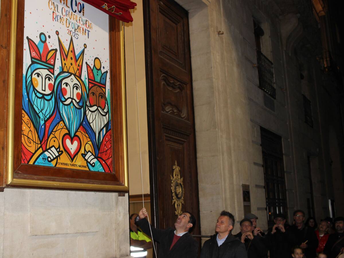 El descubrimiento del cartel de la Cabalgata y el encendido de la iluminación navideña dan inicio al Nadal Alcoià