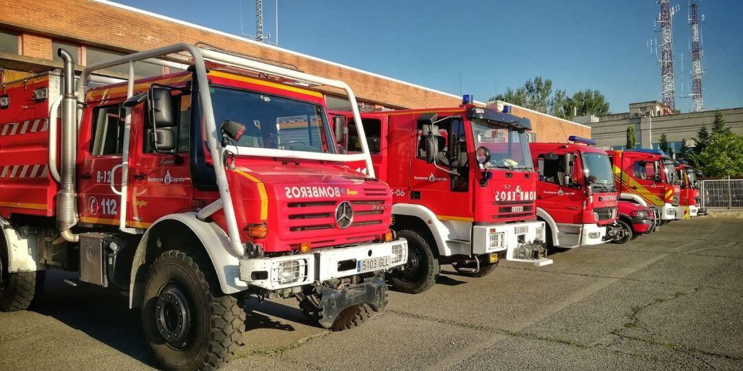 Camiones de Bomberos del Ayuntamiento de Logroño aparcados en el Parque Municipal