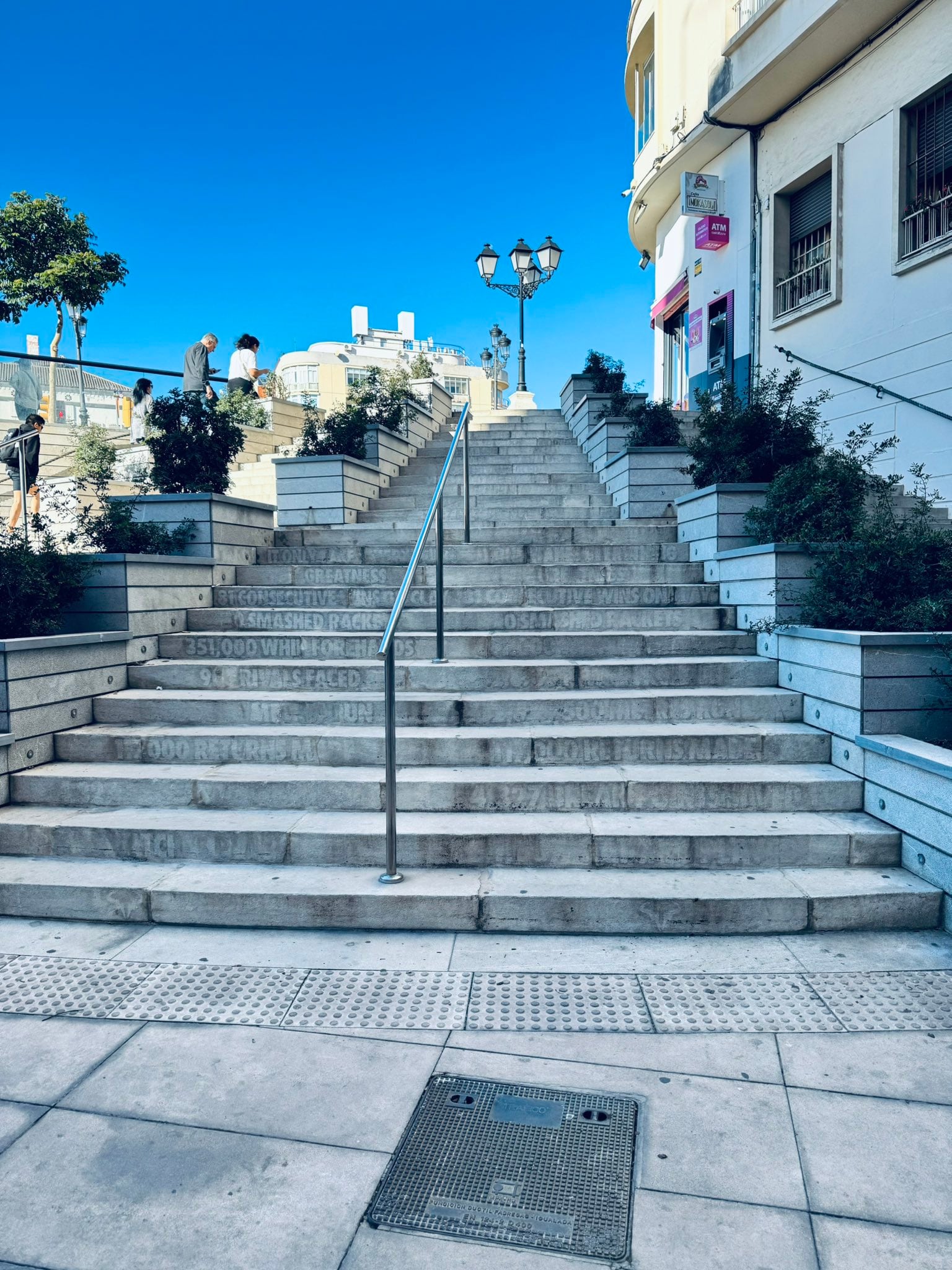 Situación de las escaleras de la Tribuna de los Pobres esta mañana de miércoles