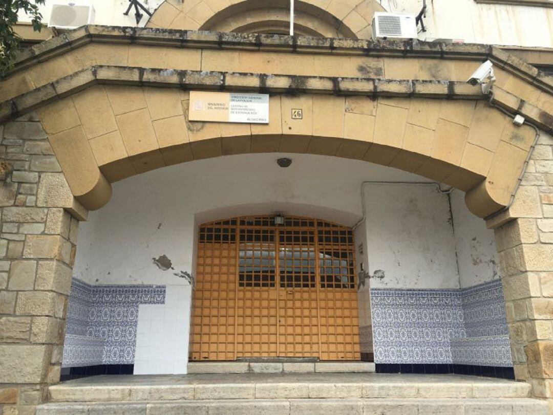 Fachada del actual Centro de Internamientos de Extranjeros de Algeciras.