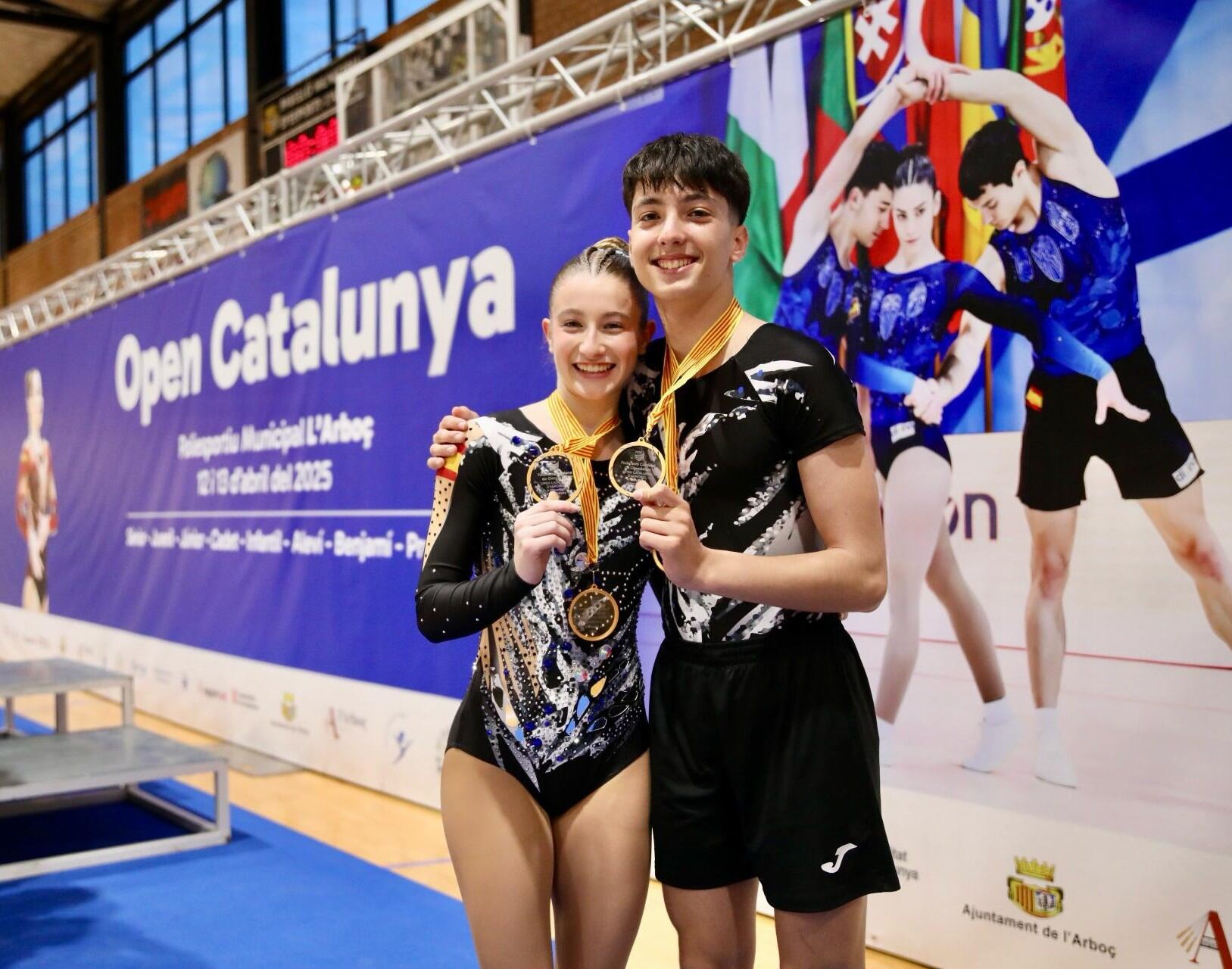Lucía y Pablo, del Club Taekwondo Xàtiva, sección gimnasia