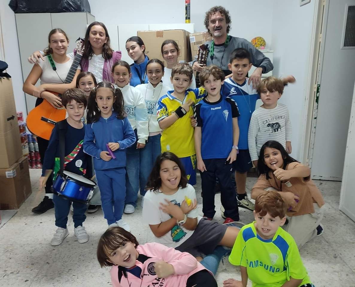 La chirigota infantil ‘Academia de danzas de Chano Duato, la charca de los patos