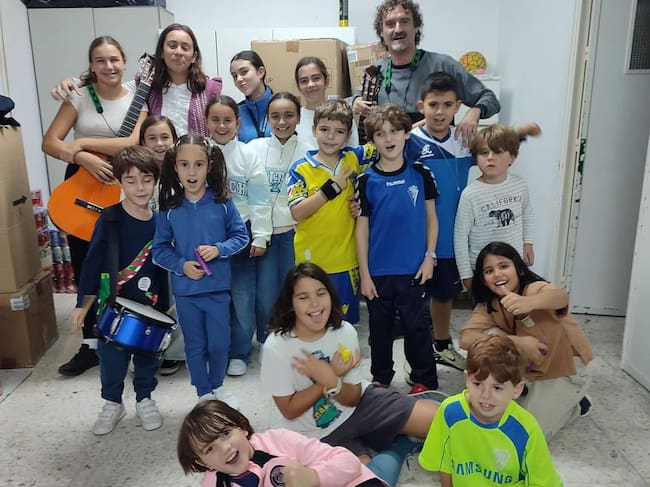 La chirigota infantil ‘Academia de danzas de Chano Duato, la charca de los patos