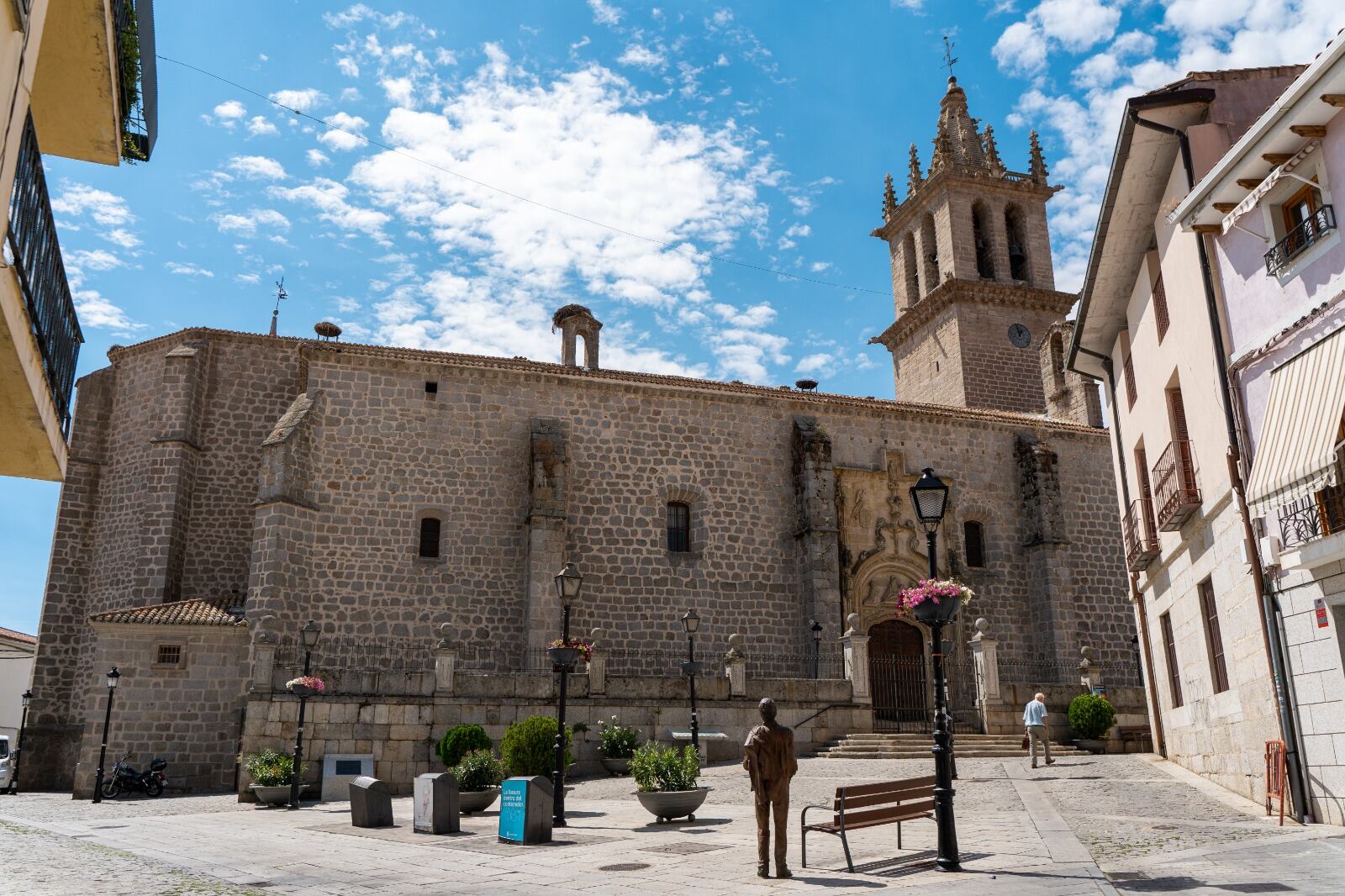 Del sábado 25 al domingo 26 de noviembre, mercadillos de oportunidades, visitas al museo de la basílica y chocolatadas tomarán el entorno de la basílica