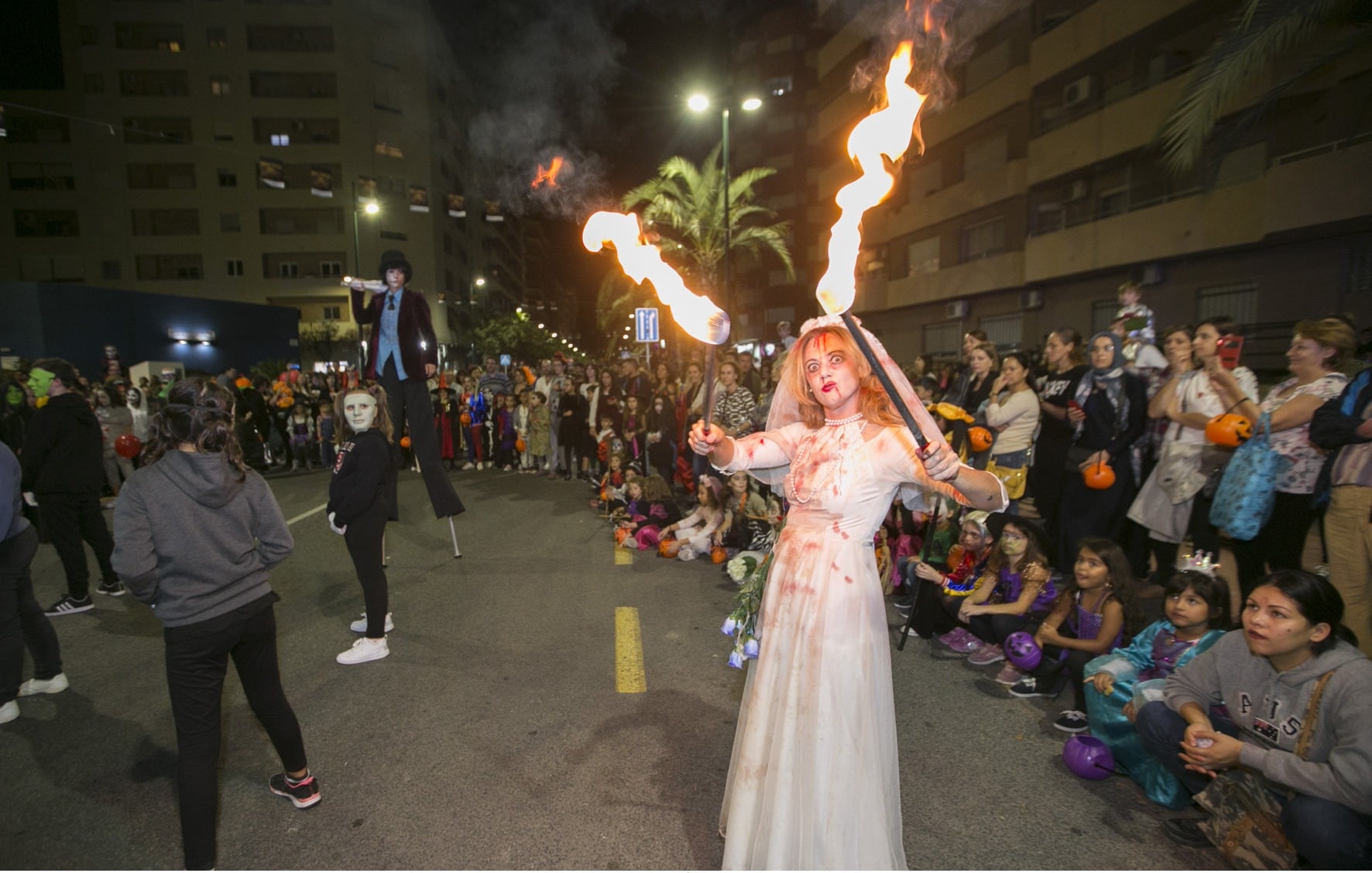 Cabalgata de Halloween en el barrio de Corea de Gandia el pasado año.