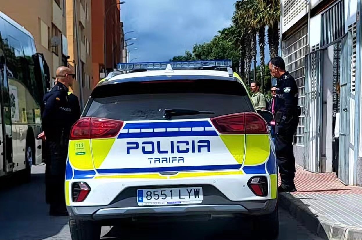 Un vehículo de la Policía Local en Tarifa