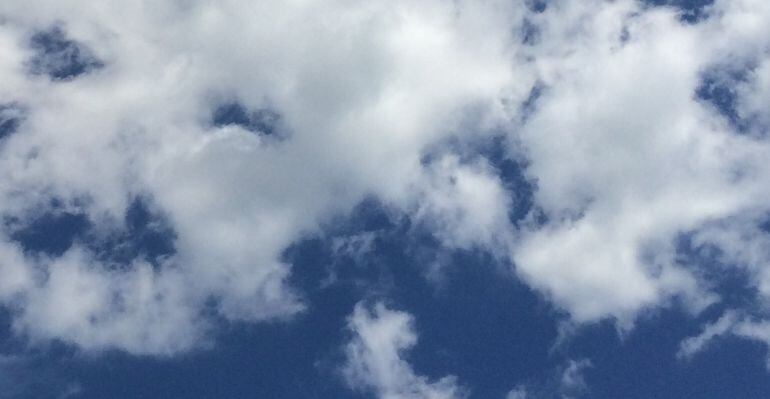 Hoy se esperan cielos cubiertos por la mañana y despejados, por la tarde