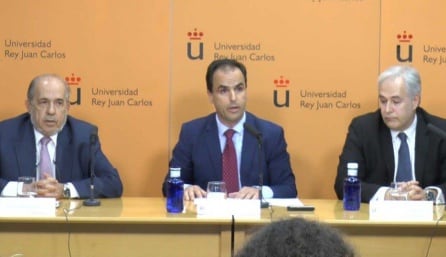 El rector de la URJC y los profesores del Máster en rueda de prensa