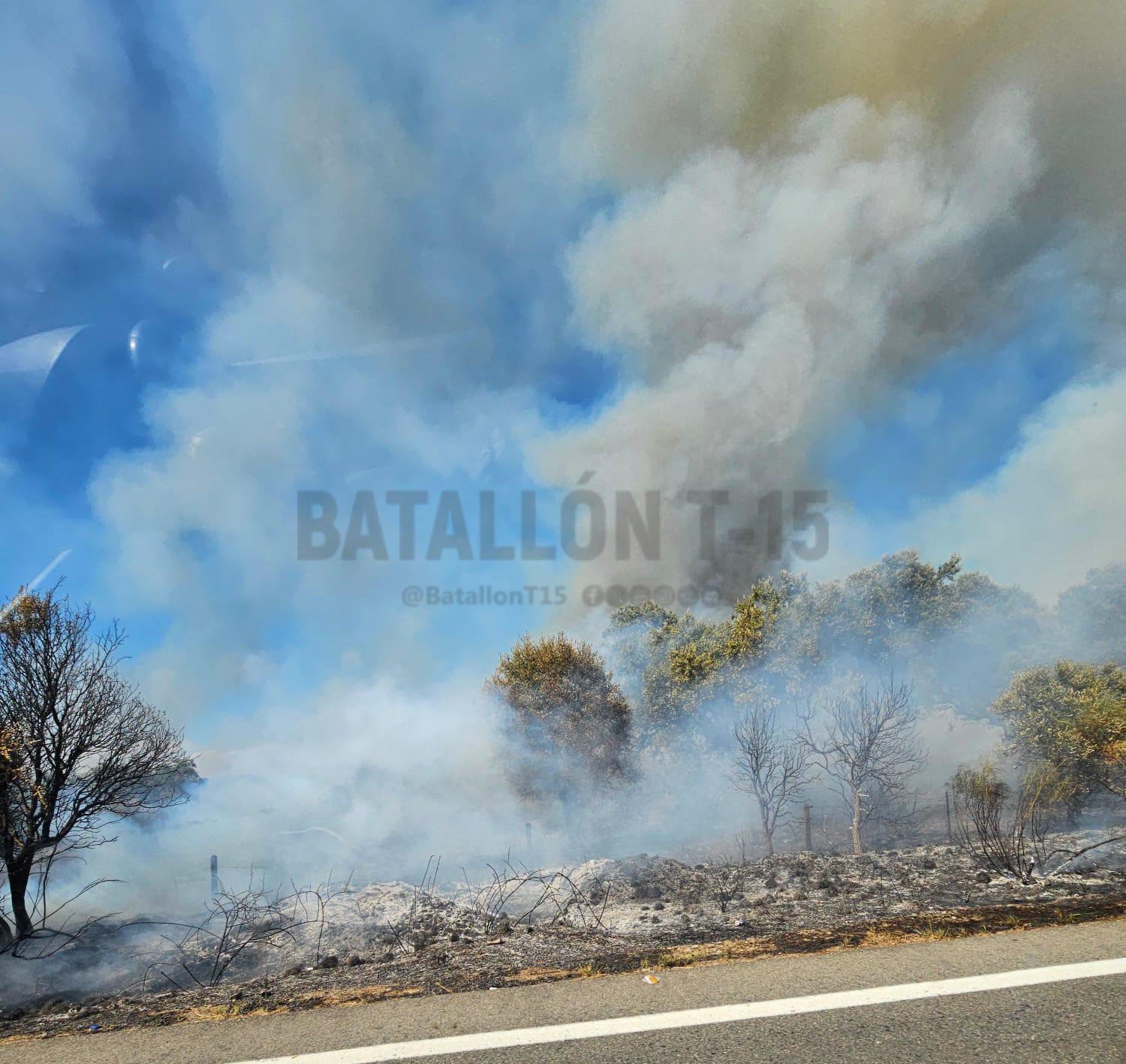 Imagen del incendio durante su extinción. Redes sociales