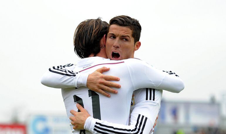 Cristiano y Bale celebra un gol de los madridistas en Getafe