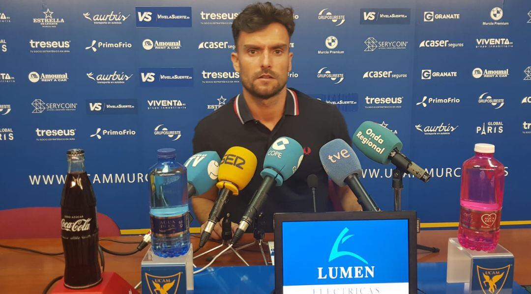 Rubén Albés en rueda de prensa