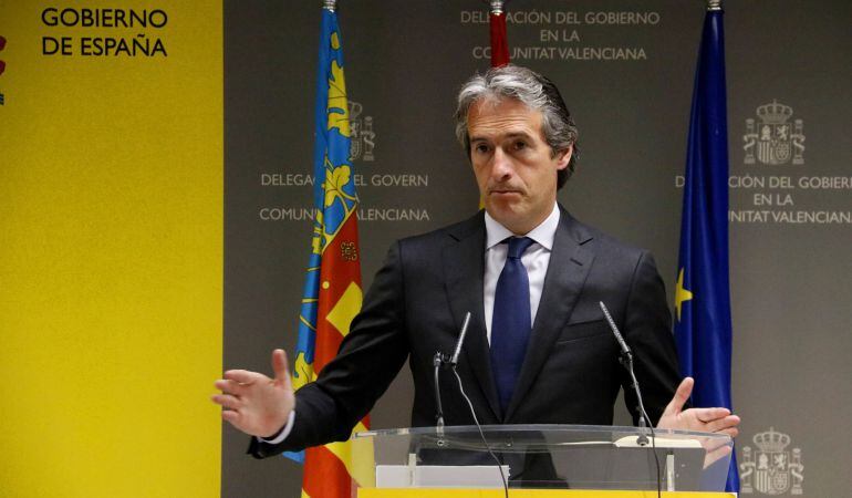 El ministro de Fomento, Iñigo de la Serna, en una comparecencia en la sede de la Delegación del Gobierno en la Comunitat Valenciana