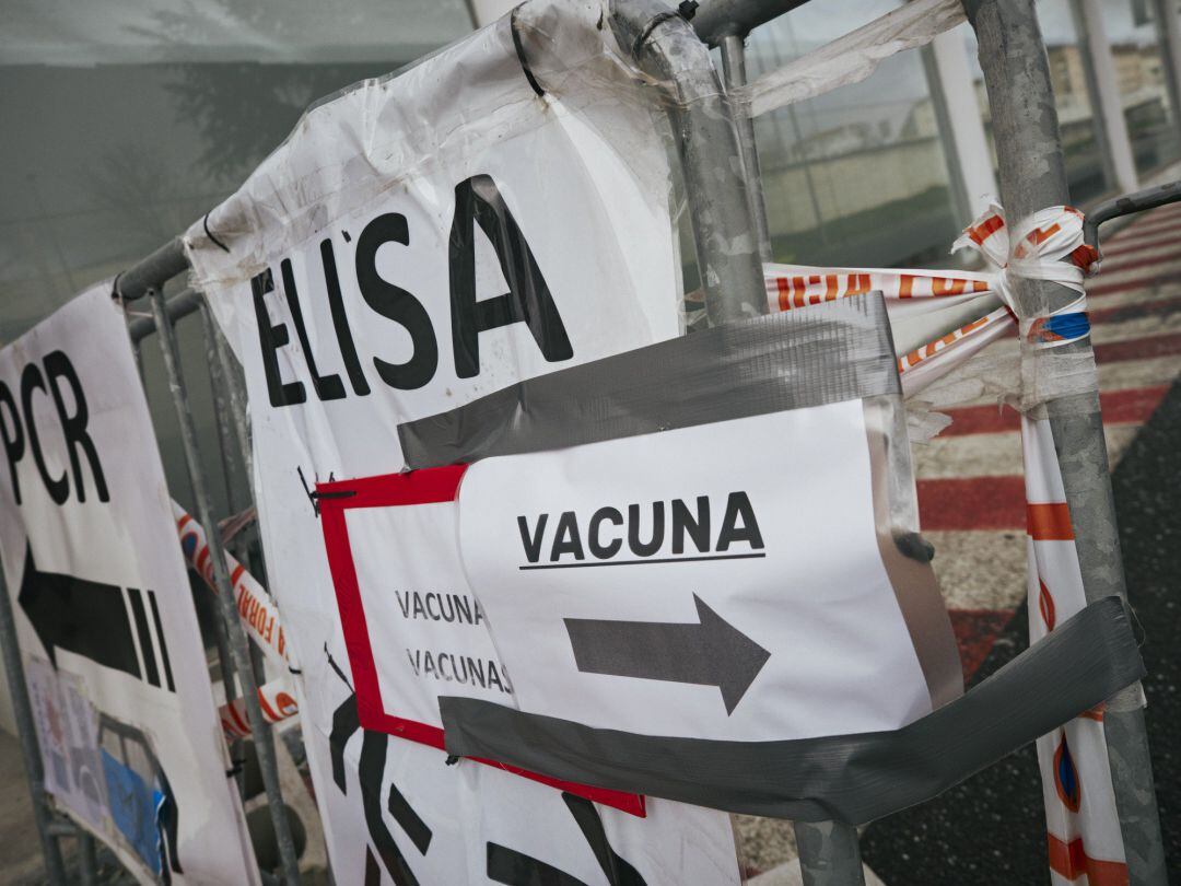 Indicadores de vacunación y de realización de test antígenos y PCR de detección del COVID-19 en el Recinto ferial de Navarra (REFENA)