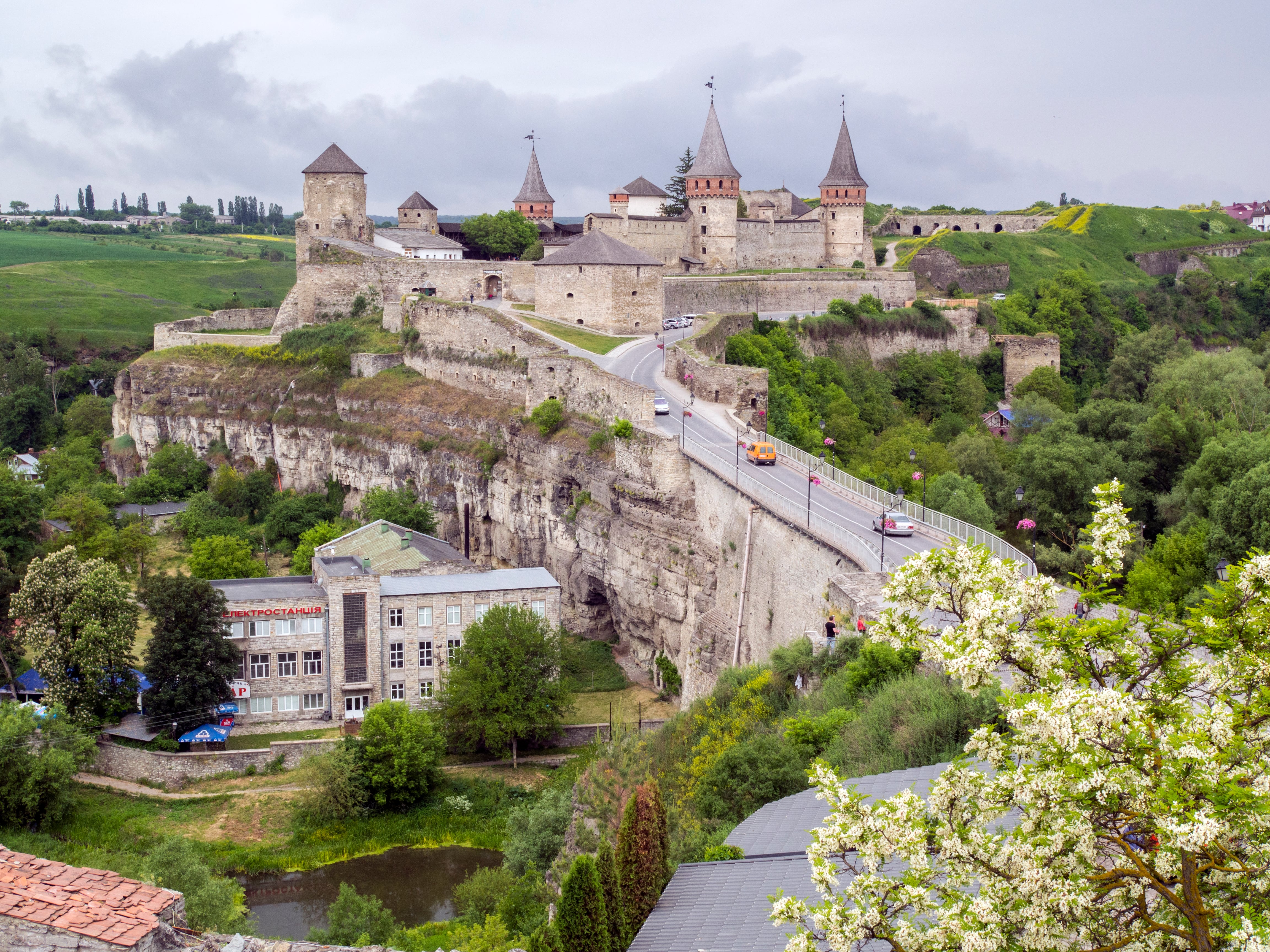 El castillo de Kamianets-Podilskyi, del siglo XIII