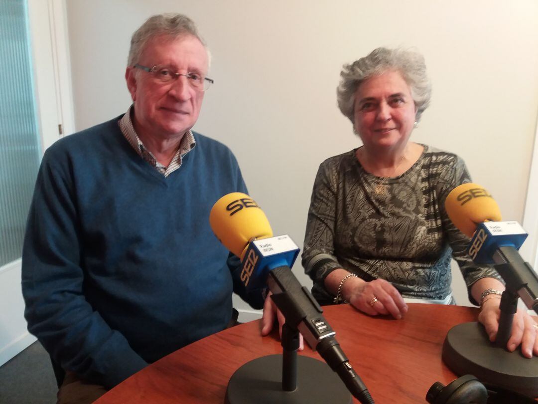 José Luis Loidi y Lourdes Yarza, coleccionistas de instrumentos musicales del mundo, en Radio Irun. 