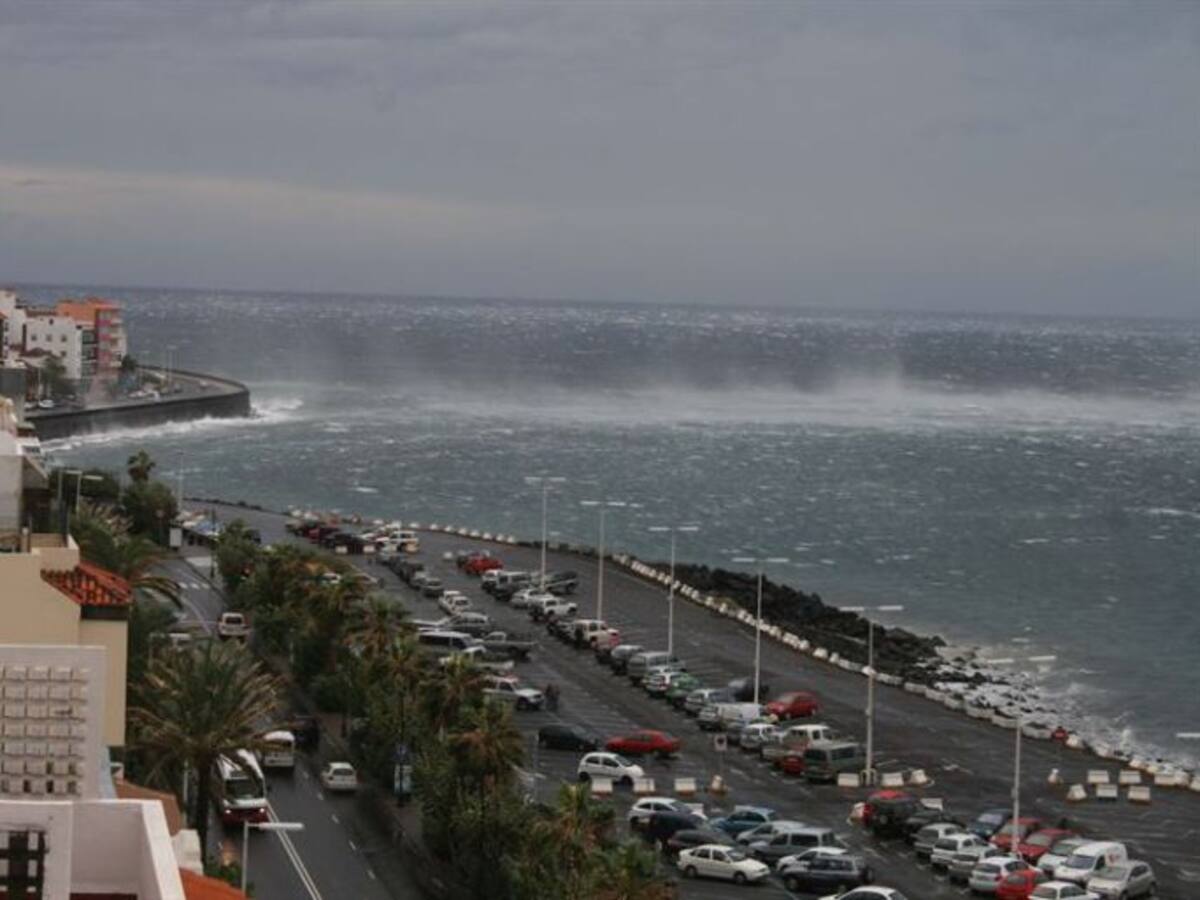 Canarias, en aviso amarillo por vientos de 85 km/h y olas de 2 metros