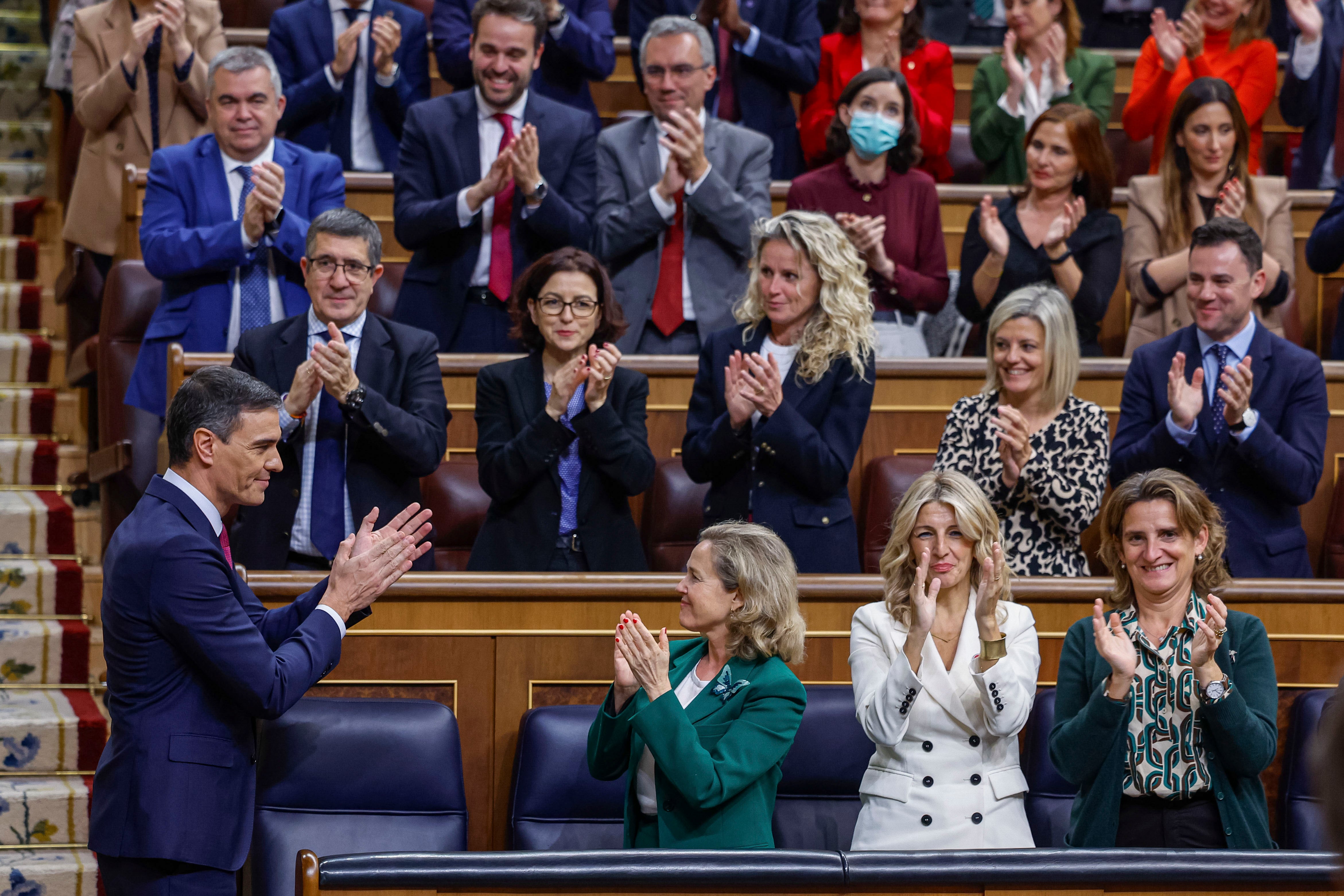 Pedro Sánchez tilda al líder del PP de &quot;falso moderado&quot; y defiende que ha unido &quot;irremediablemente&quot; a su partido con la ultraderecha