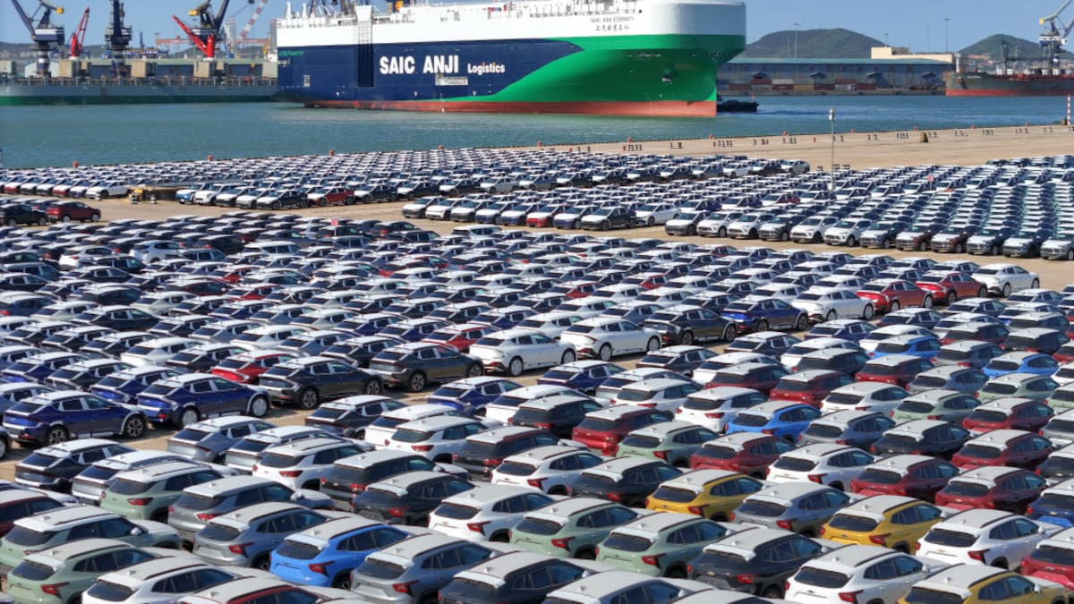 Guerra comercial a China: Europa impone aranceles a los coches eléctricos chinos