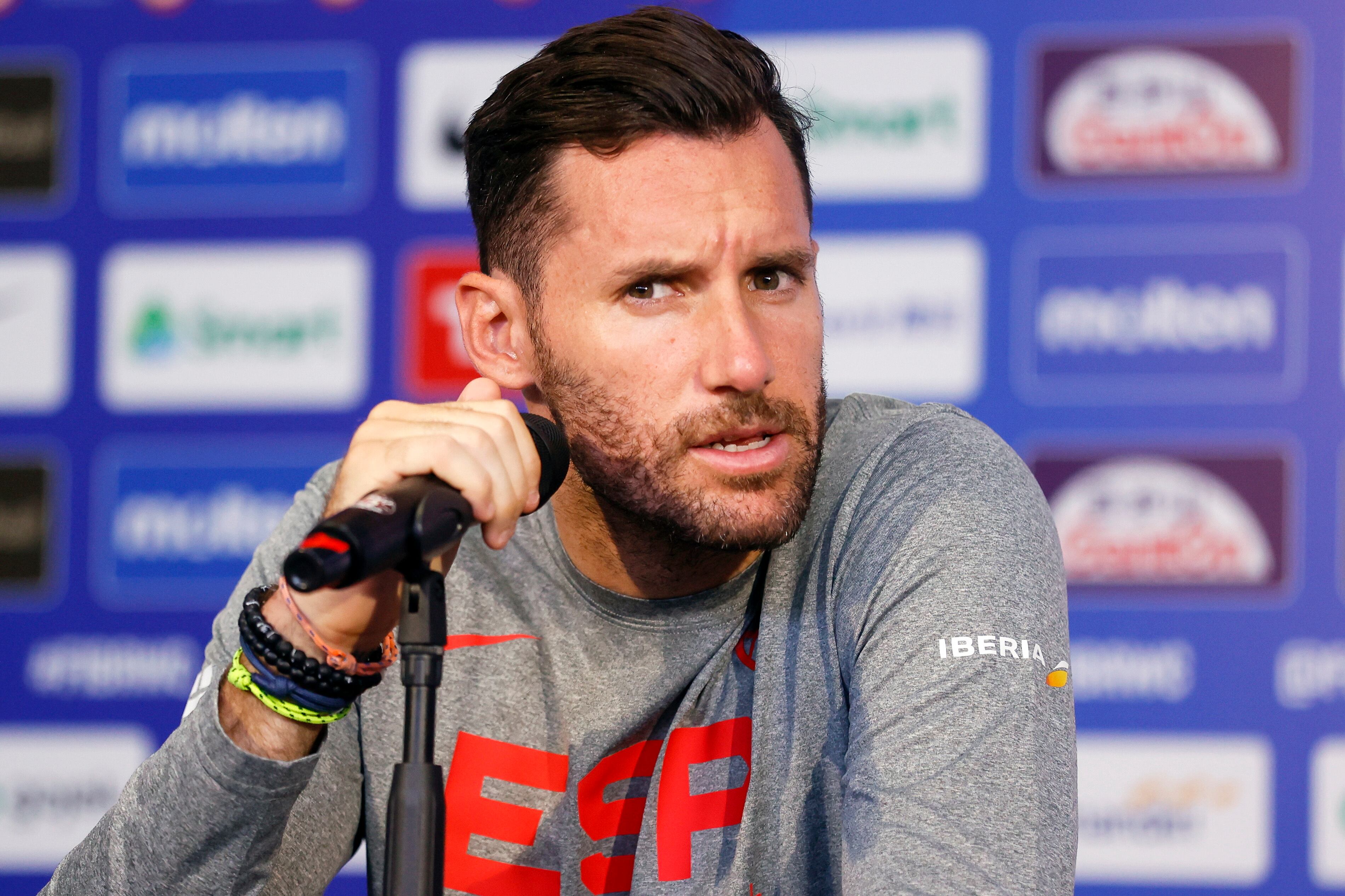 Jakarta (Indonesia), 24/08/2023.- Spanish player Rudy Fernandez speaks during a press conference ahead of the FIBA Basketball World Cup 2023 in Jakarta, Indonesia, 24 August 2023. The Philippines, Japan and Indonesia will co-host the FIBA Basketball World Cup 2023 qualifying games from 25 August to 03 September 2023. (Baloncesto, Japón, Filipinas, España) EFE/EPA/MAST IRHAM
