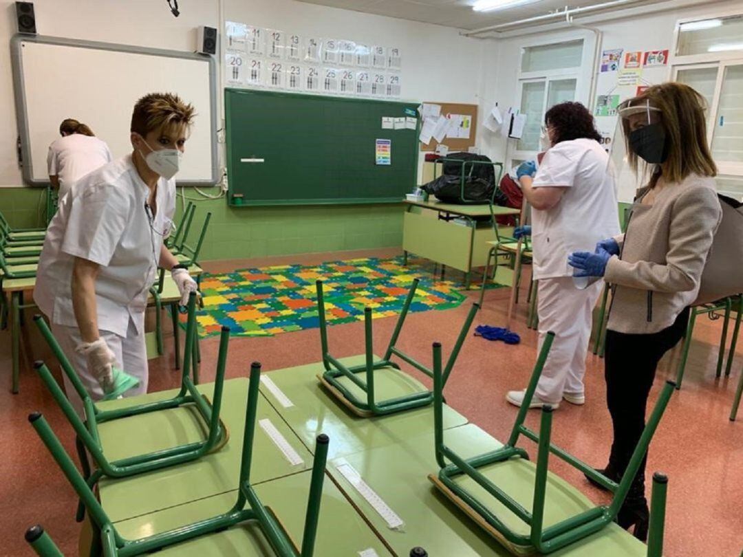 Los colegios han incrementado sustancialmente los gastos de limpieza por la pandemia