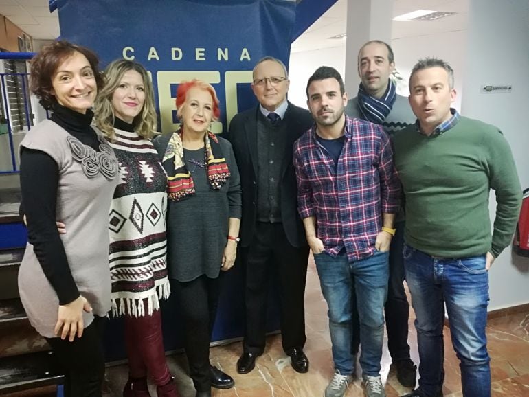 De izquierda a derecha:Lucía Vallellano, Ana Gil, Rosa María Calaf, Miguel Doña, Fran Babosa, Alfredo Guardia y Santiago González