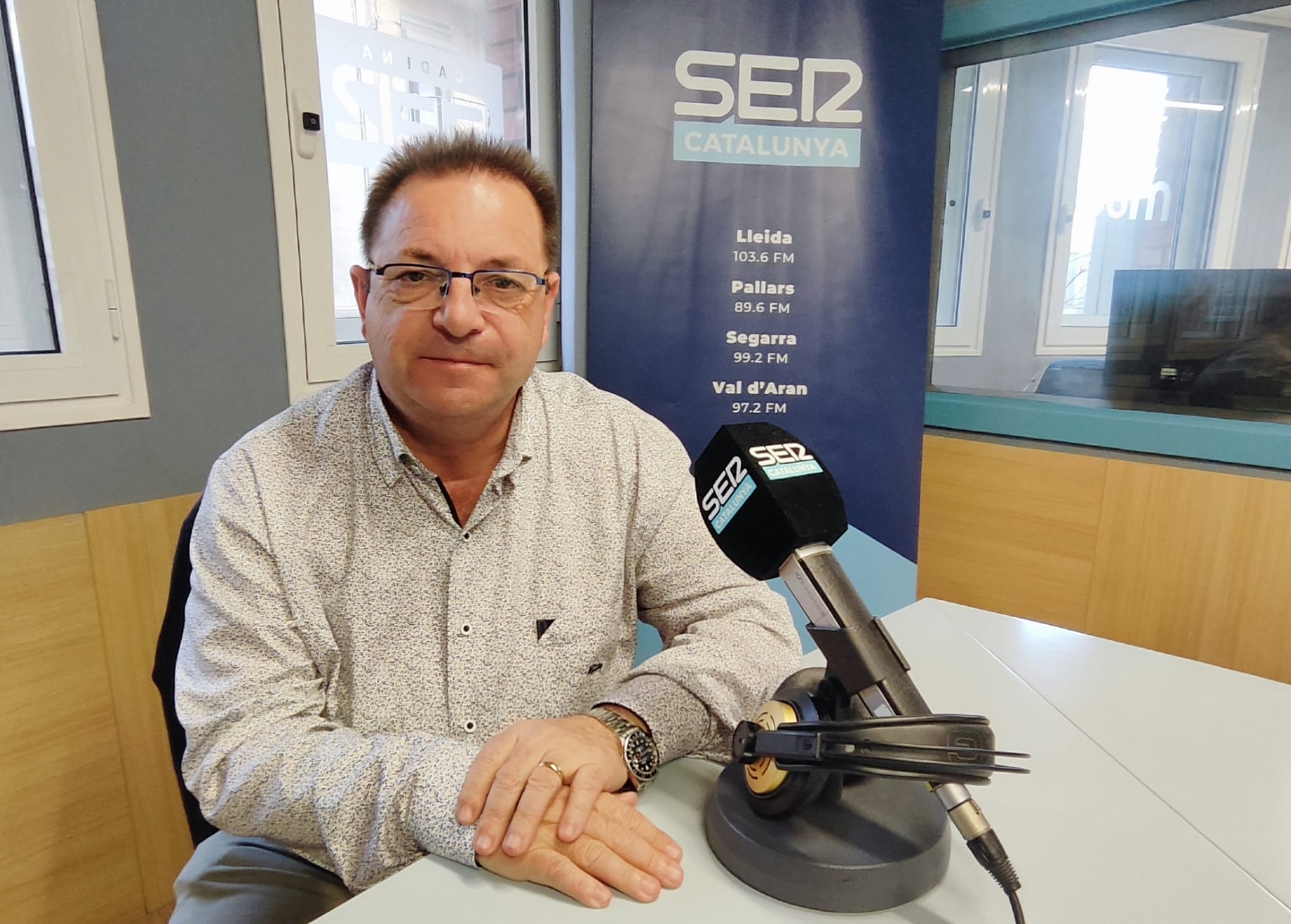 Un moment de l'entrevista a l'alcalde de Seròs, Josep Antoni Romia, a Ràdio Lleida.