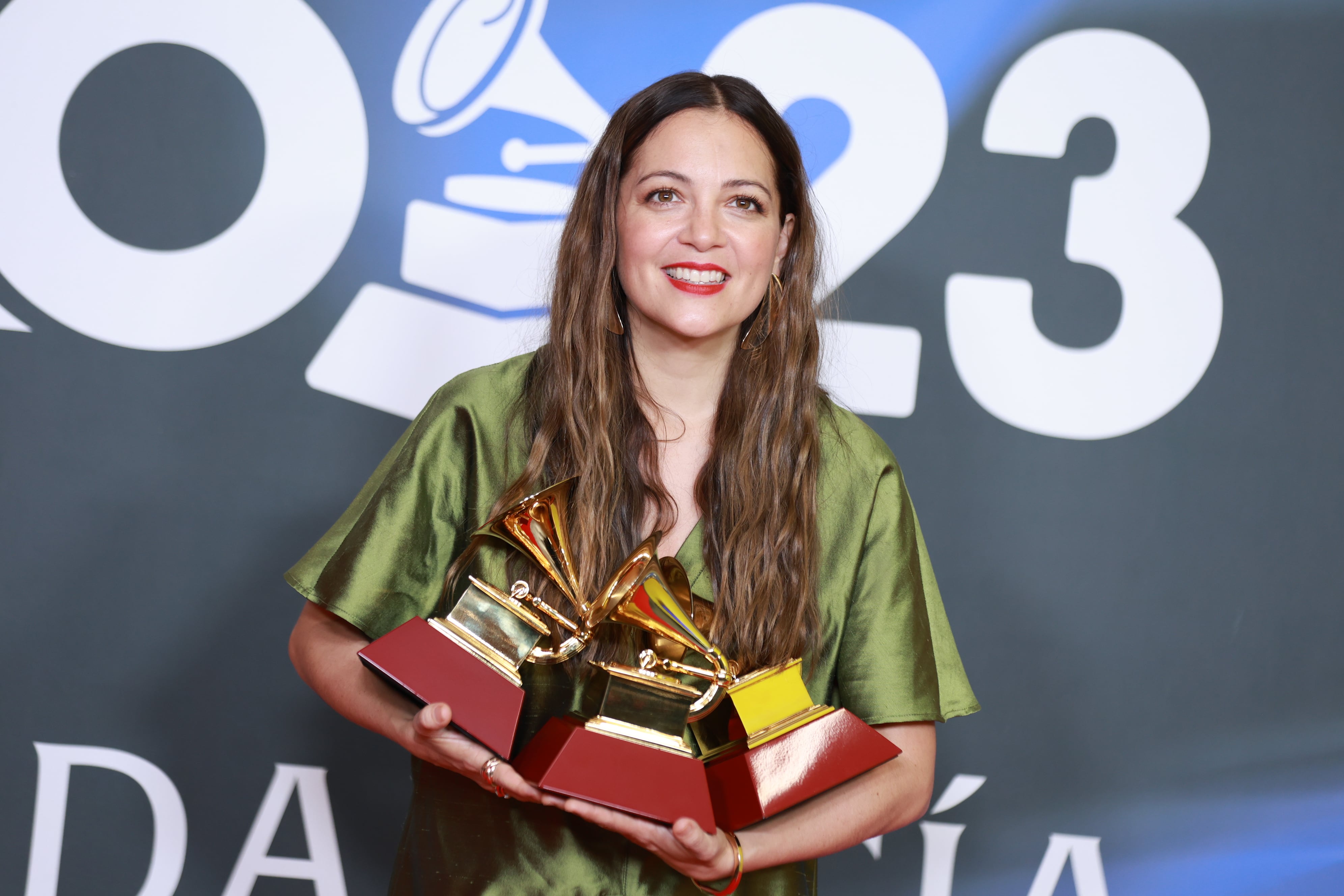 Natalia Lafourcade, en la alfombra roja de los Premios Grammy Latinos.  (Photo by Patricia J. Garcinuno/WireImage)