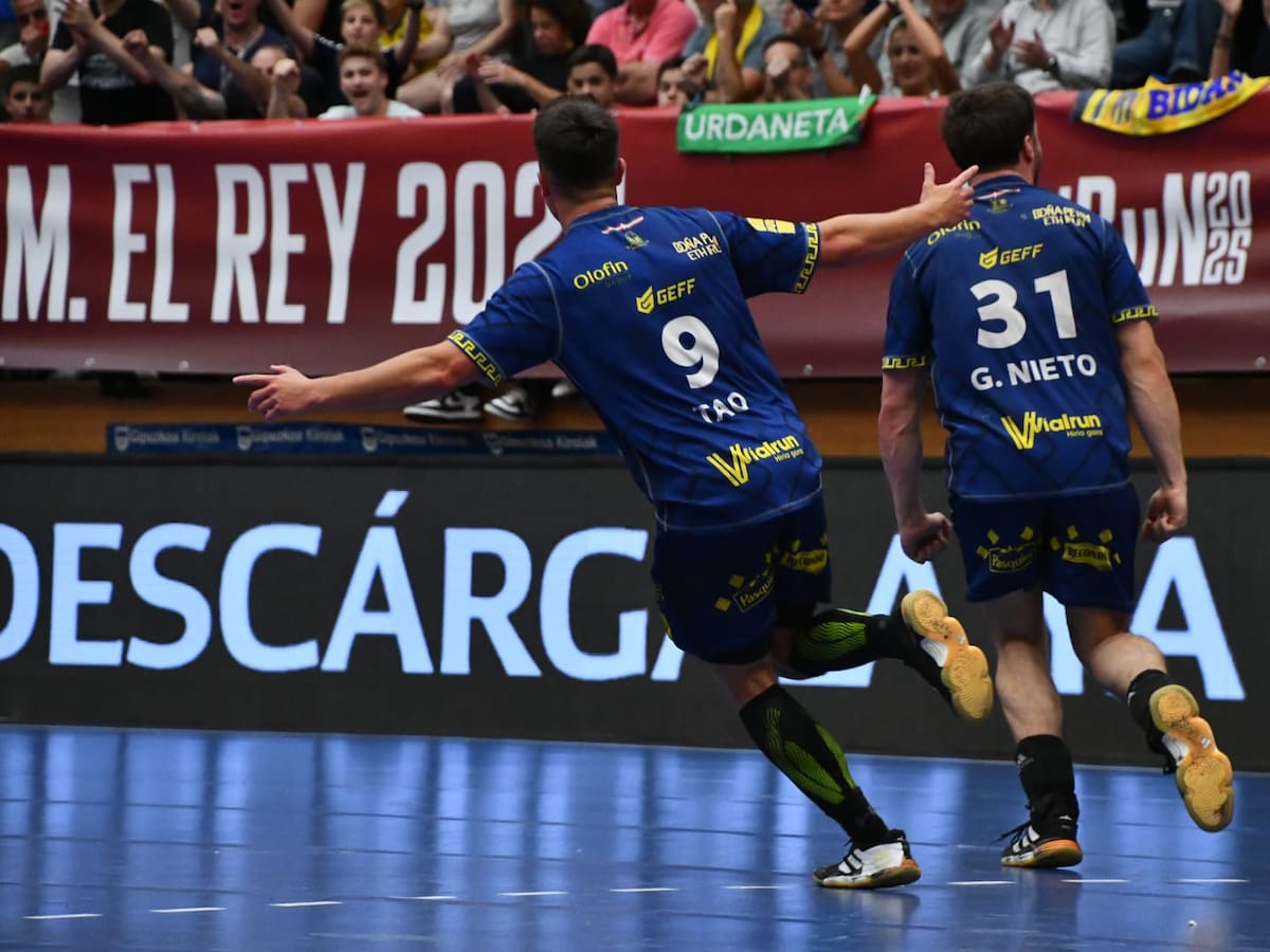 Álex Mozas, entrenador del Irudek Bidasoa Irun tras la derrota en semifinales de la Copa del Rey frente al Ademar León