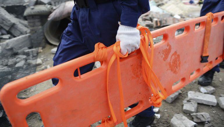 El trabajador cayó desde un techo de nueve metros de altura