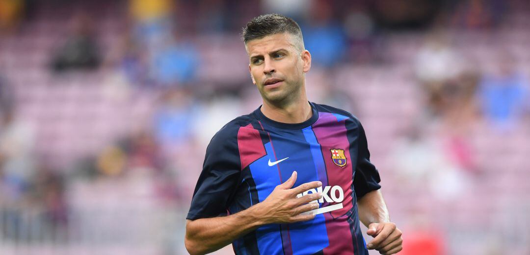 Gerard Piqué, durante el calentamiento previo al partido entre el Barça y la Real