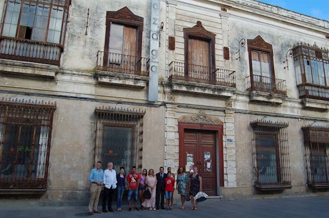 Fotografía de la fachada de la Casa Lazaga