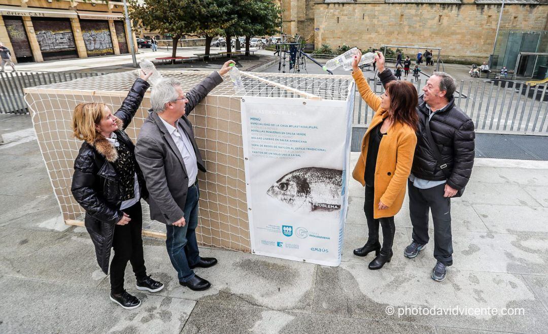 Vista de la instalación en la que se pueden depositar las botellas en San Sebastián. 