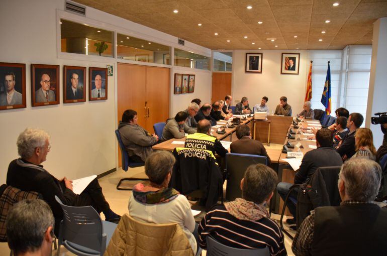 Reunió del Consell de Salut de l'ABS de l'Escala que ha mostrat el seu rebuig al nou procés de licitació de l'àrea