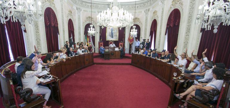 Imagen del pleno del Ayuntamiento de Cádiz