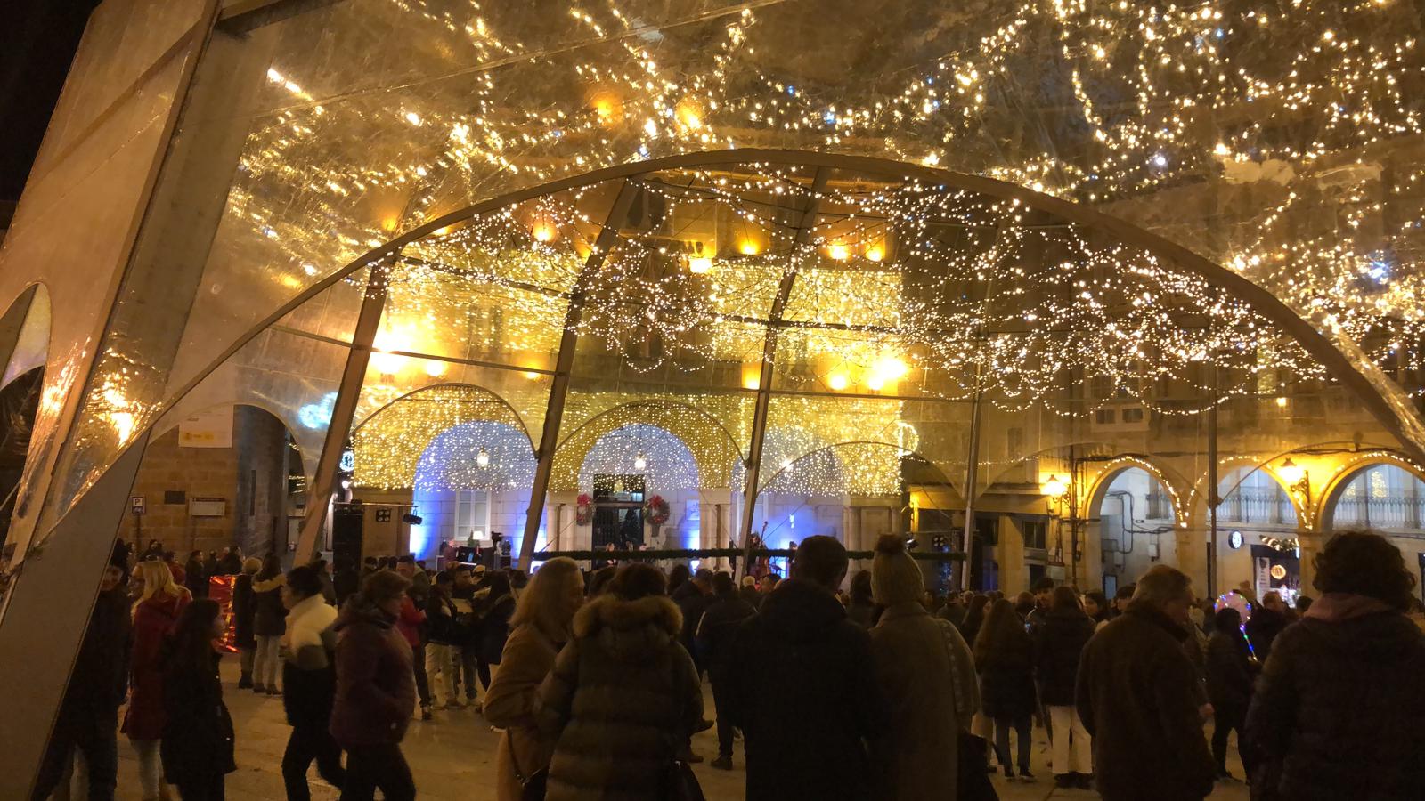 El encendido navideño supone el pistoletazo de salida para el programa municipal de navidad