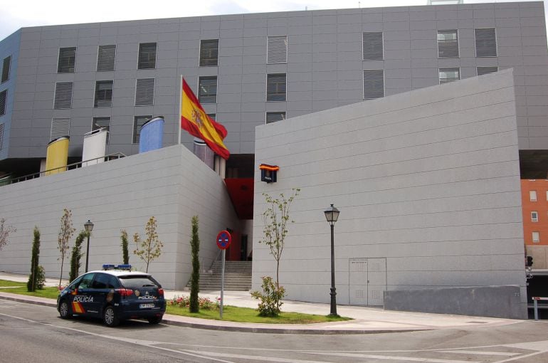 Fachada de la Comisaría de Móstoles