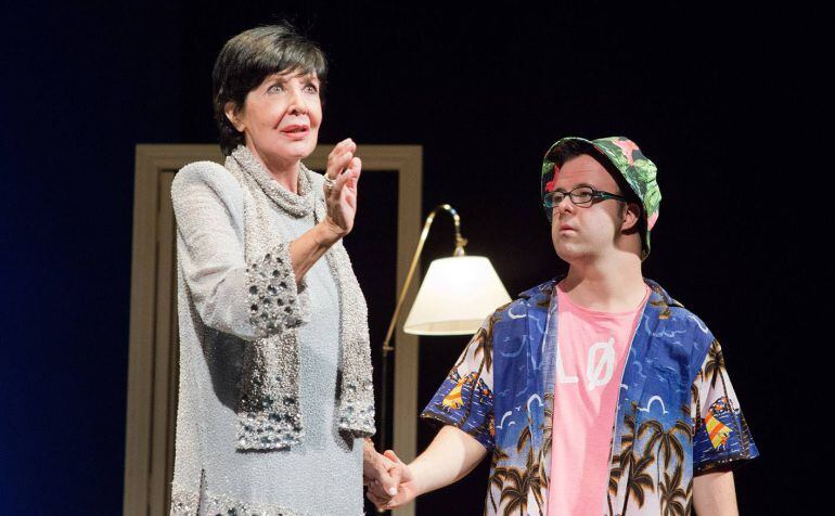 Concha Velasco y Hugo Aritméndiz en "Olivia y Eugenio"